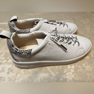 Size 8.5 Vintage Havana white w/grey snakeskin accents. Excellent condition.